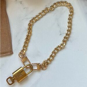 Louis Vuitton lock & key with unbranded chain